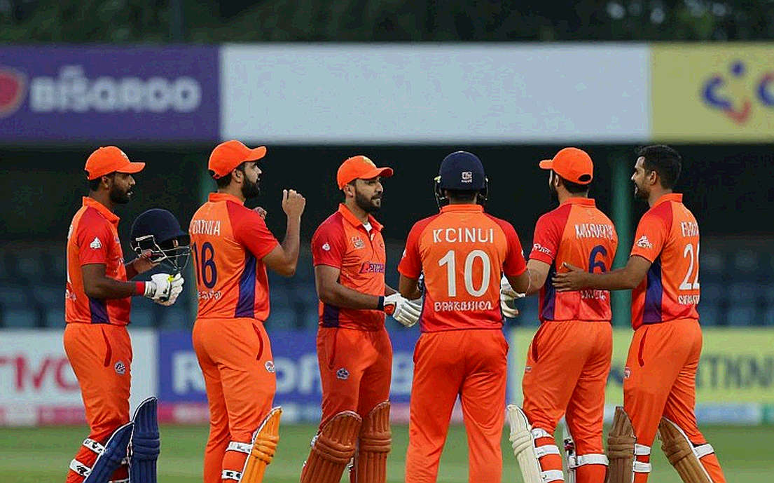 শেষ ওভারের আগেই হেরে যায় যে দল: এশিয়ার ক্রিকেটে ভূমিকার সংকট