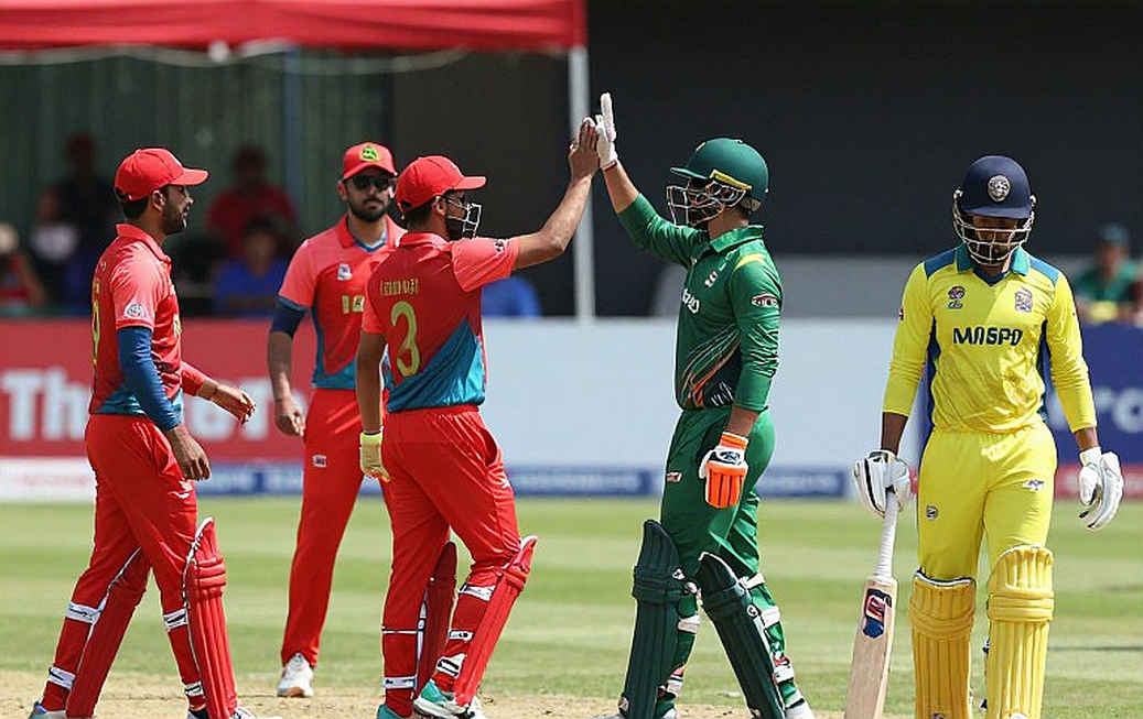 শেষ ওভারের জ্যামিতি: যখন ৯৪ মিনিট ক্রিকেটে ফর্মেশন হয়ে দাঁড়ায় শেষ ওভারের জ্যামিতি: যখন ৯৪ মিনিট ক্রিকেটে ফর্মেশন হয়ে দাঁড়ায়